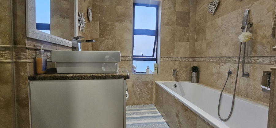 5 Bedroom Property for Sale in Calypso Beach Western Cape